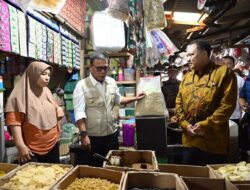 Forkopimda Tapteng Sidak Harga Sembako Pasar Tradisional Dan Modern,