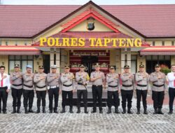 Waka Polres Tapteng Terima Kenaikan Pangkat Pengabdian dari Kompol ke AKBP