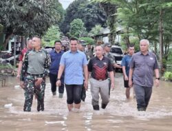 Pangdam VI/Mulawarman Tinjau Lokasi Bencana Banjir di Yonif 611/Awang Long