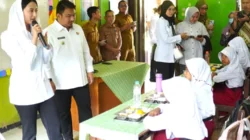 Wamendag Tinjau MBG di SDN Rawabadak