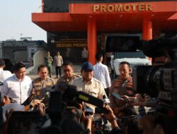 Presiden Prabowo Jenguk Masyarakat dan Anggota Polri di RS Bhayangkara Tingkat I