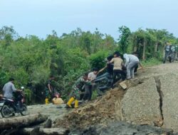 Prajurit Korem 012/TU Tangani Bencana Banjir dan Longsor di Meulaboh