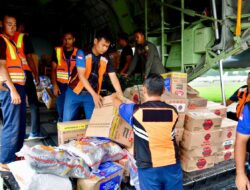 TNI AU Salurkan Lebih dari 300 Ton Bantuan ke Sumut, Sumbar, dan Aceh