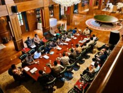 Presiden Prabowo Pimpin Ratas Bahas Percepatan Penanganan Bencana dan Kesiapan Libur Nataru