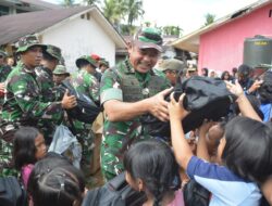 Kasad Kunjungi Lokasi Terdampak Banjir Bandang dan Tanah Longsor di Tapanuli Tengah