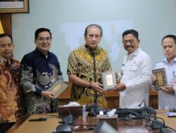 Walikota Tangerang Terima Wakaf 500 Al-Qur’an Dari P.T. Indah Kiat Pulp & Paper Tbk : Segera Salurkan