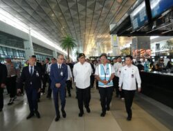 Pastikan Kesiapan Layanan Mudik Lebaran, Menko Polkam Tinjau Pelabuhan dan Bandara