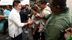 Seskab Teddy Salurkan 5.000 Bingkisan Dari Presiden Prabowo Subianto