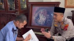 AKBP Wahyu Endarjaya Kunjungi Personel Polres Labuhanbatu Yang Sedang Sakit