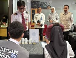 180 Orang Awak Kabin Bandara Soeta di Test Urine