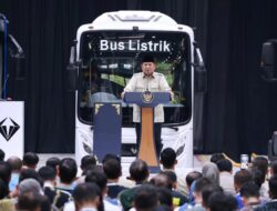 Presiden Prabowo Resmikan Fasilitas Perakitan Bus Listrik Milik PT VKTR
