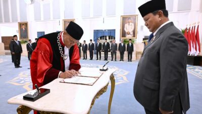Presiden Prabowo Lantik Hakim Konstitusi dan Ketua Ombudsman-RI