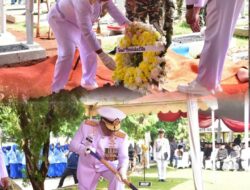 Pangkormar Pimpin Upacara Pemakaman Militer Alamrhum Letjen TNI Mar (Purn) Suharti di TMPN Kalibata 