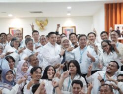 Sapa Pagi Seorang Seskab Teddy di Deputi PMKPM : Kerja Totalitas Dengan Niat Baik