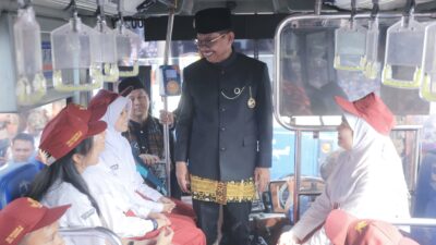 Gratis, Pelajar di Kota Tangerang Naik Bus Tayo dan Si Benteng