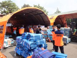 BNPB Kirim 165,97 Ton Bantuan Gempa NTT: Ada Tenda, Sembako, Hingga 20 Unit Starlink