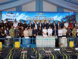 BNN Bersama Bea Cukai dan Polda Kepri Ungkap 2,6 Ton Metamfetamin Cair di Kapal MV Ocean Porter Berbendera Tanzania