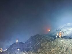 Update Kebakaran TPA Putri Cempo: Blok C dan D Aman, Pemadaman Blok B Target 7 Hari