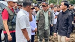 Wapres Gibran dan Kepala BNPB Suharyanto Tinjau Banjir Dandang di Solok