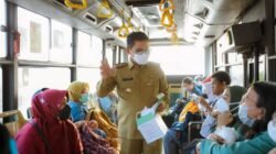 Abu Vulkanik Anak Krakatau Sampai Tangerang, Wali Kota Sachrudin Bagikan Masker Gratis