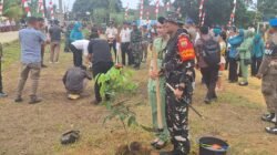 TMMD ke-130 Labusel Tak Hanya Bangun Infrastruktur, Dansatgas Tanam Pohon untuk Anak Cucu di Lapangan Mutiara Torgamba